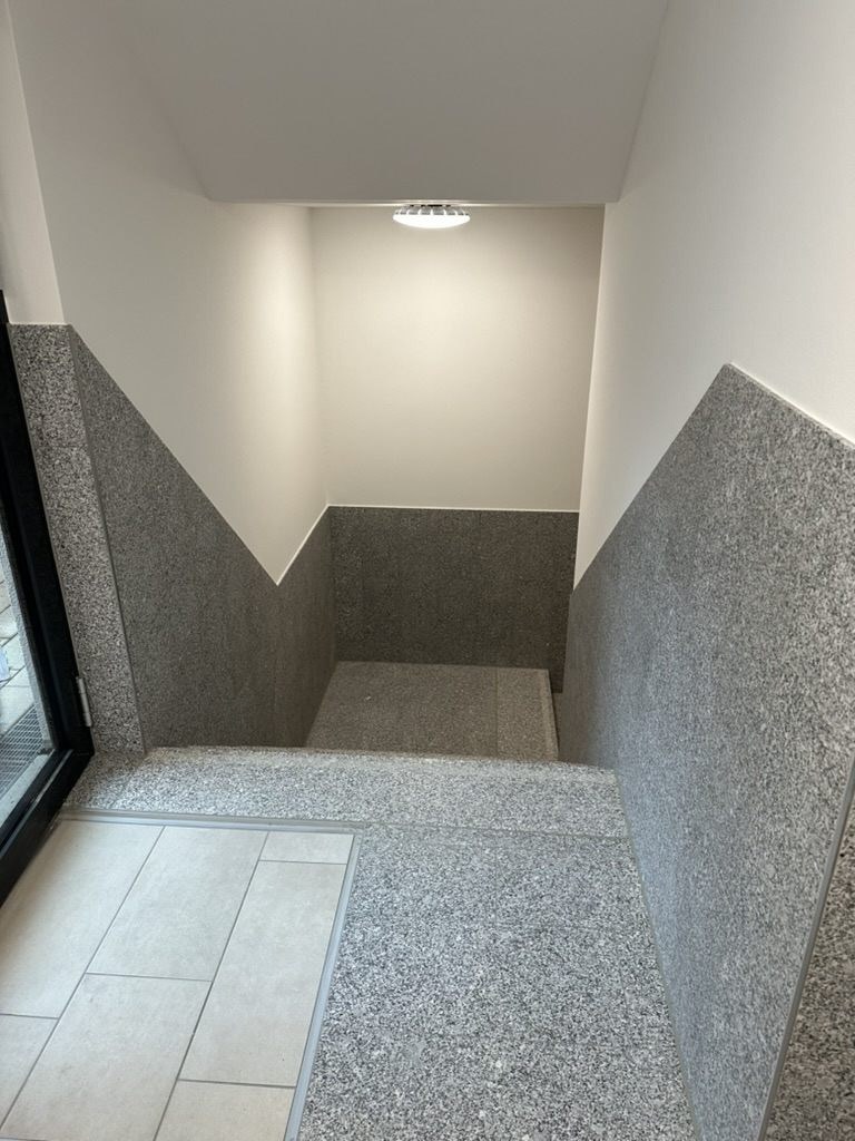 Treppenhaus mit Granit – Fliesen-Dessecker GmbH